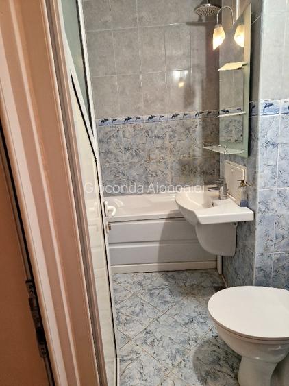 Apartament de vânzare cu 3 camere  - 11