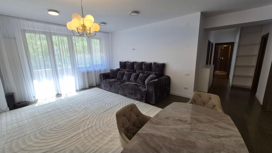 APARTAMENT 3 CAMERE LUX