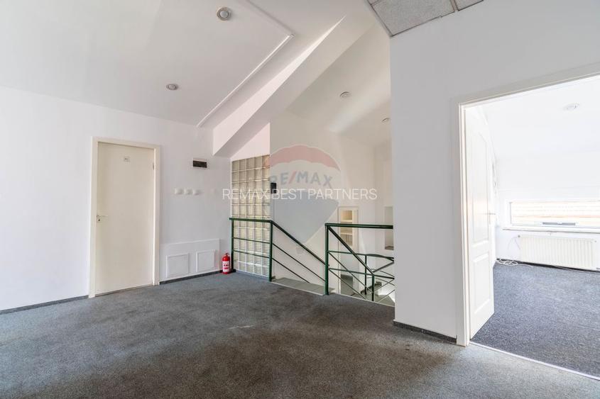 De vanzare - Cladire de birouri zona Parcul Feroviarilor, COMISION 0 - 26