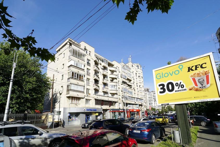 Spatiul comercial 100 mpu str.Sf Vineri colt cu B-dul Corneliu Coposu - 11