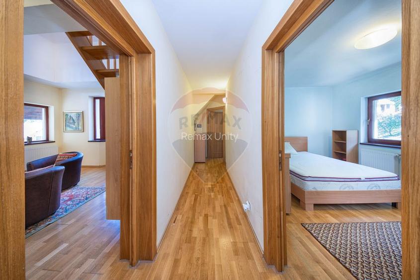 Vilă cu 8 Camere, Sală de Fitness și Saună in Moieciu Comision 0% - 69