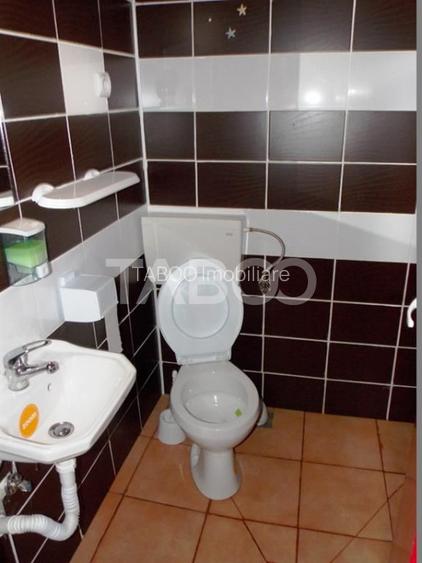 Pensiune la cheie 13 camere  15 locuri parcare si teren 3000 mp - 49