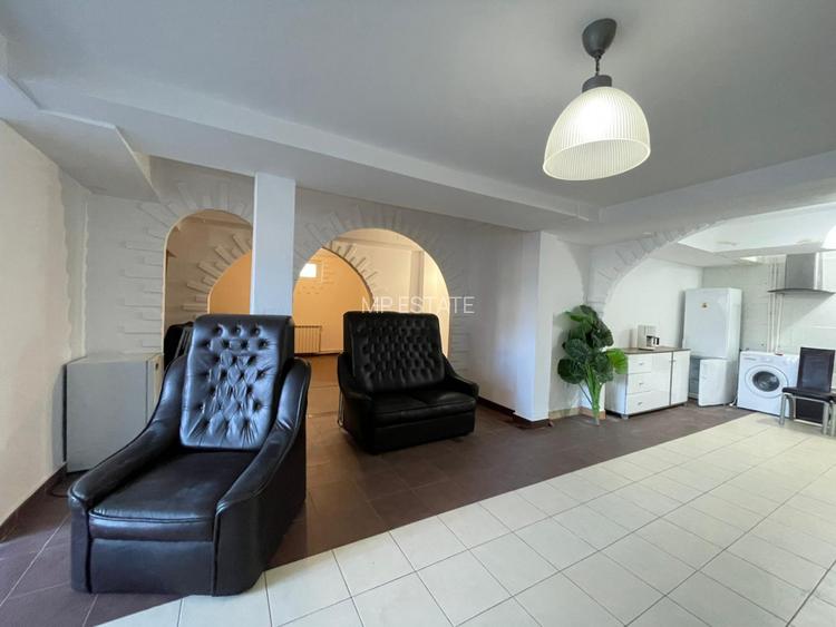 Casa 9 camere , 7 Dormitoare , 8 Bai / 400 mp utili / 350 mp Curte /Comision 0% - 11