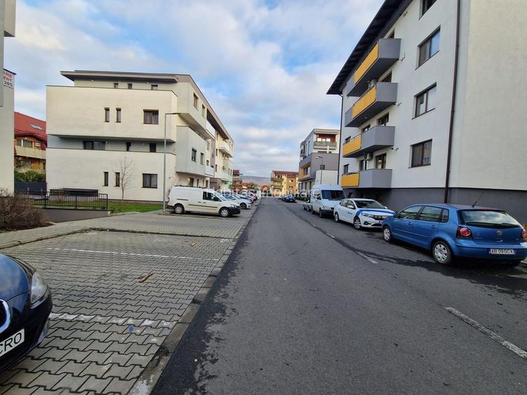 COMISION 0%Apartament 3 camere 74 mp , parcare Floresti str Sub Cetate - 29