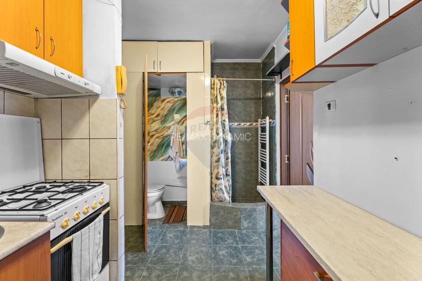 Garsoniera de vânzare zona UTA, etaj 2 - 4