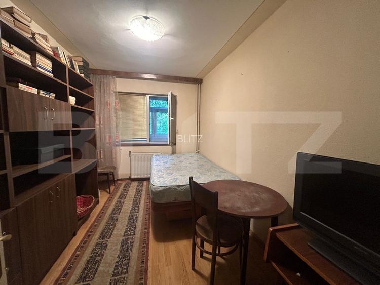 Apartament cu 4 camere, 70 mp, zona Podu Ros - 12