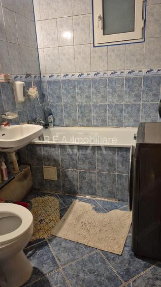 3 camere Fizicienilor decomandat, et. 3, an 1984, 69 mp - 4