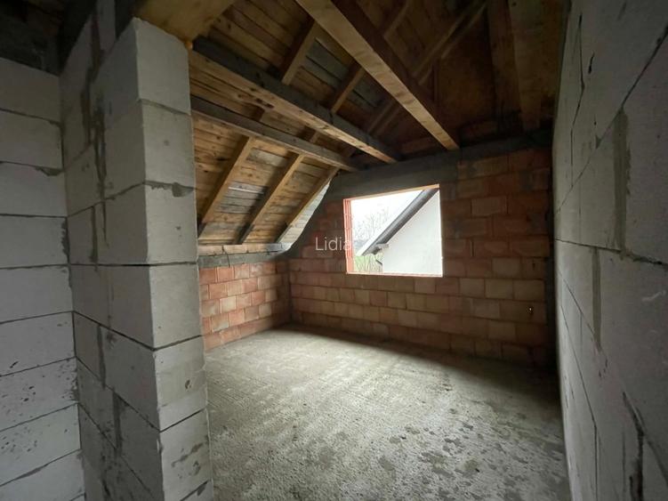 De vazare casă la roșu  - 9