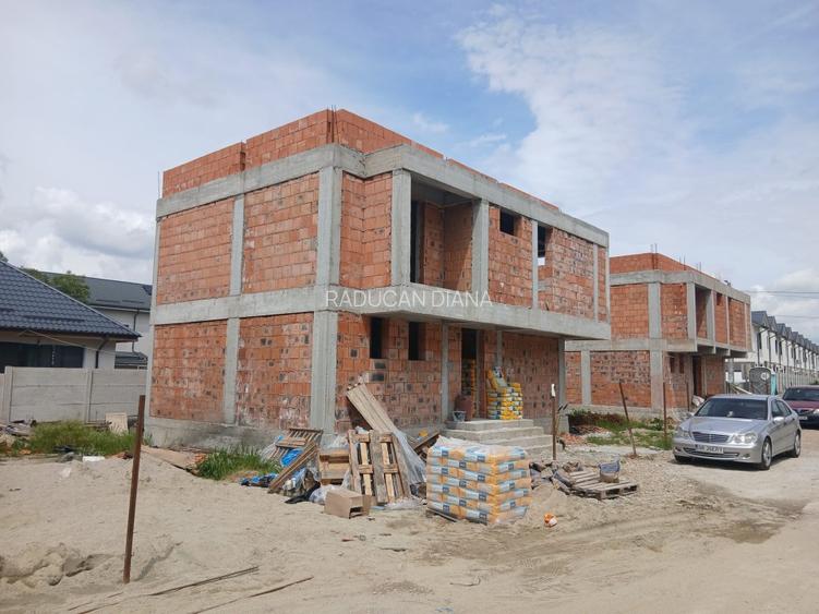 Case P+1  moderne, absamblu cu intrare privata si avansat ca si constructie - 5