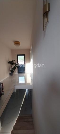 Casa premium cu suprafata mare de 290mp si curte spatioasa  - 8