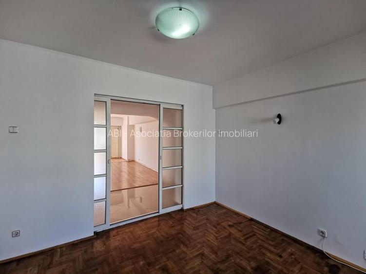 Bd. Decebal - Apartament 4 camere dec 1990 - 11