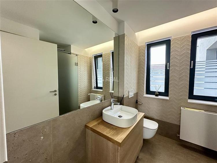 Spatiu de birou de inchiriat - 121 mp  - mentenanta inclusa - 7