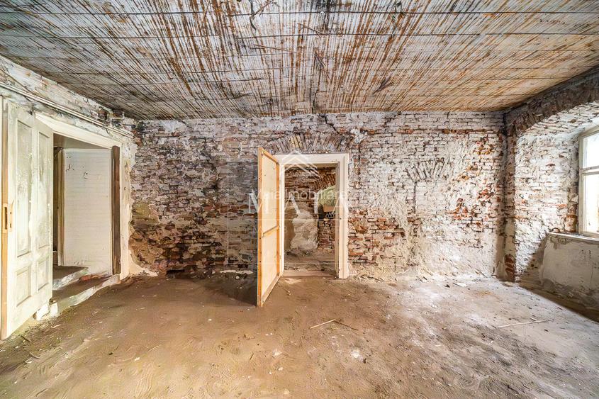 Casă cu 9 camere și curte interioară – Centru Istoric Sibiu - 5