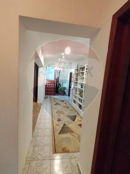 Vilă 328 mp;Teren 982 mp - Sediu firmă/clinică/grădiniță/after-school - 11
