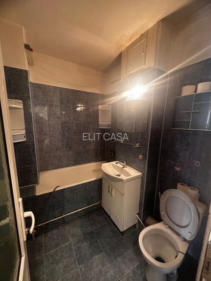 Apartament cu 2 camere decomandat, etajul 4/10, zona Alexandru cel Bun - 5