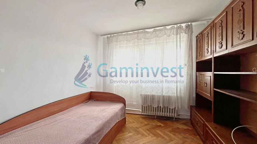Apartament 3 camere de inchiriat in Oradea, zona Rogerius - 9