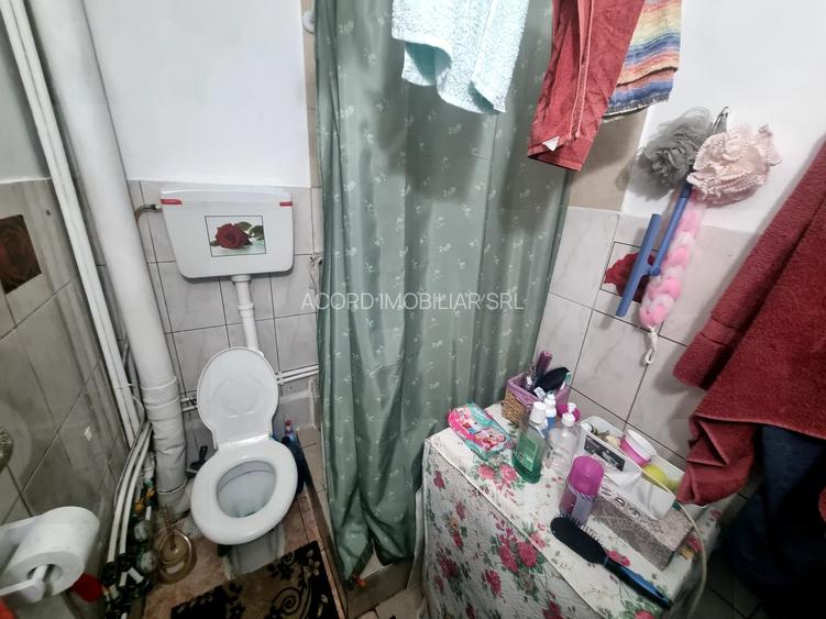 Piata CET  - garsoniera transformata in 2 camere - 11