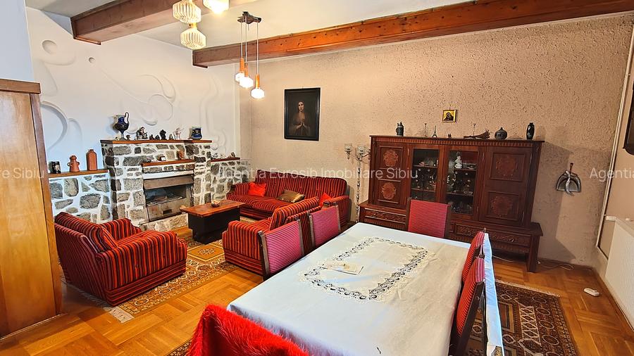 Casa 6 camere in Cisnadie cu garaj si teren 250 mp - 4