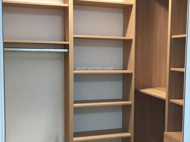 NOU / SUPERB/ LOC PARCARE/ ZONA PIPERA / CURTE GENEROASA