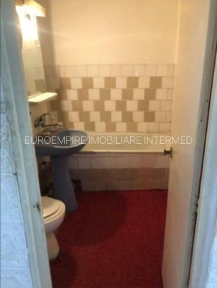 Apartament de vanzare in Constanta, Km 5 - 2 camere decomandat - 5