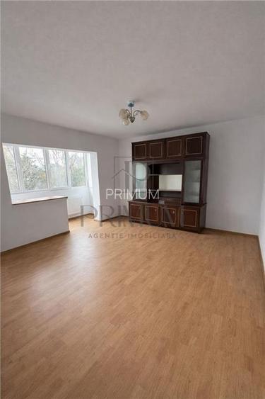 SIMION BARNUTIU - PARTER INALT - 3 CAMERE - 2 BAI - CENTRALA PROPRIE - BALCON - - 3