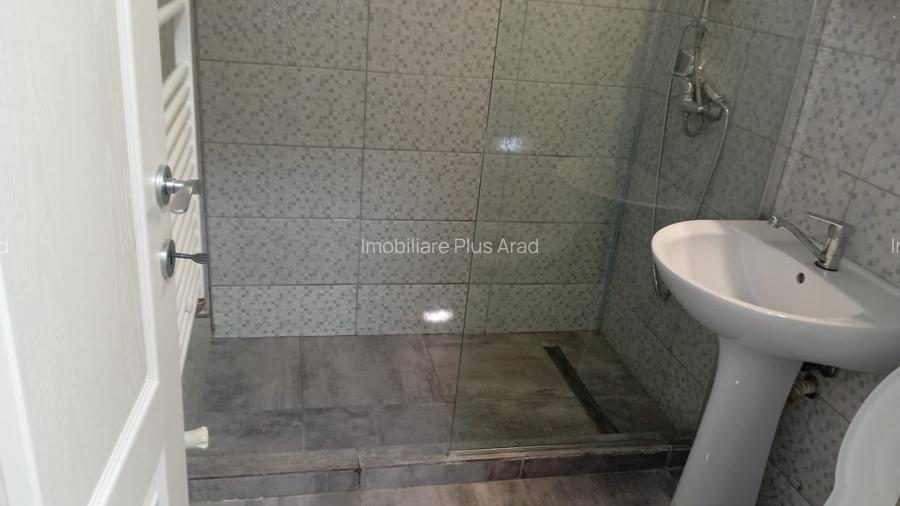 Inchiriez apartament cu 2 camere in zona centrala -langa Unicredit Bank - 12