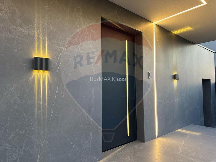 Casă / Vilă de vânzare 5 camere - 4