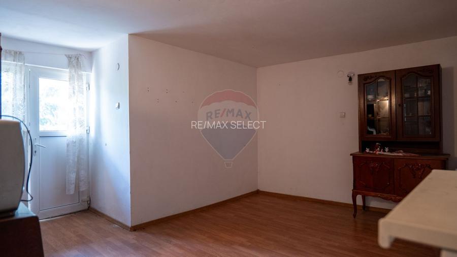 Oferta - casă de vânzare  si teren 241 mp, în zona Andronache - 3