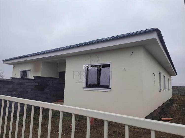 Duplex pe parter - zona in formare - finalizare in primavara - pret accesibil - 3