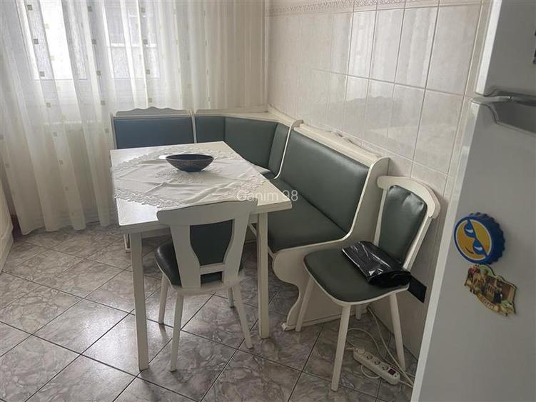 Apartament 4 camere , zona centrala -2 Stejari , decomandat , imbunatatit , mobi - 18