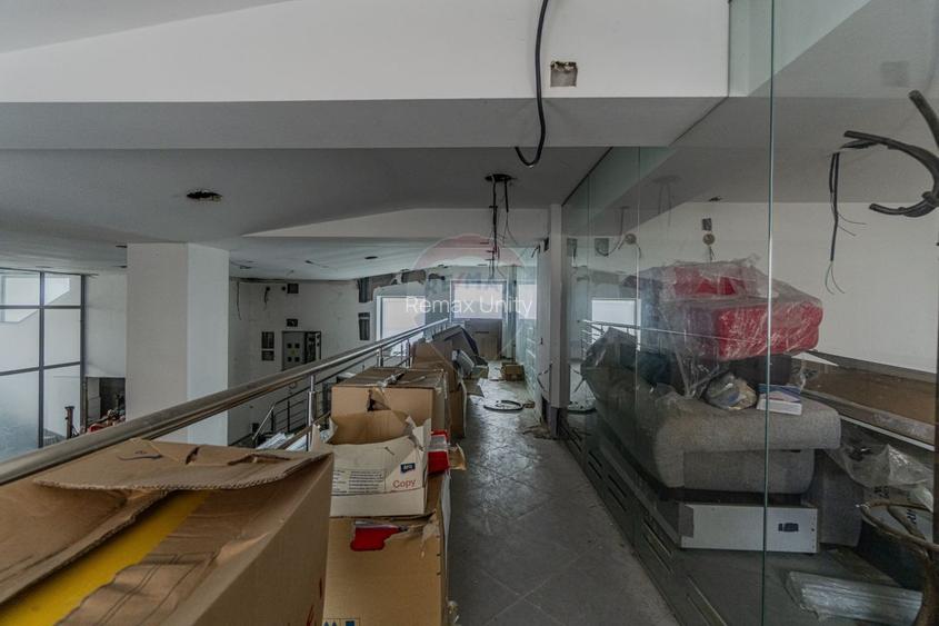 Cladire de 902 mp utili de vânzare, zona Grivitei - DN 13, COMISION 0 - 25