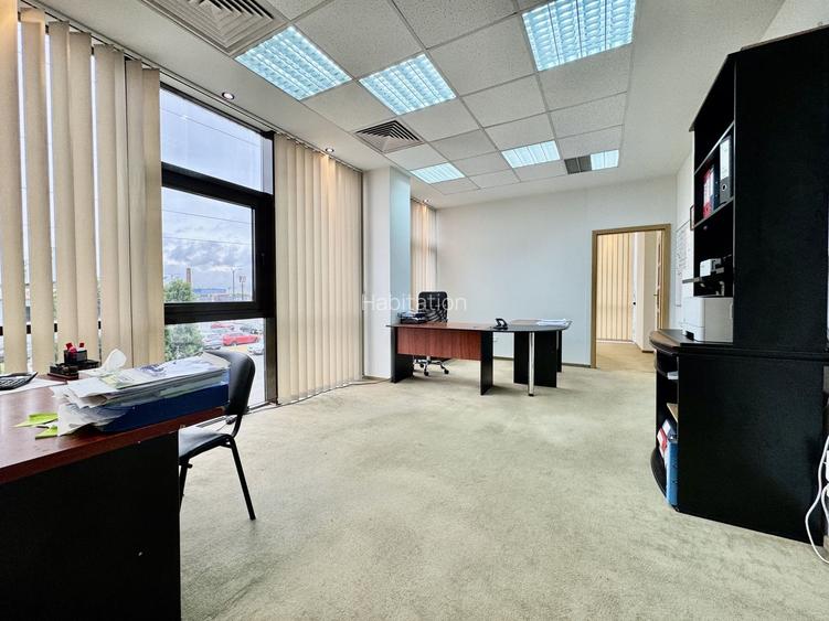 Spațiu pentru birouri langa Funshop Buziașului - 46