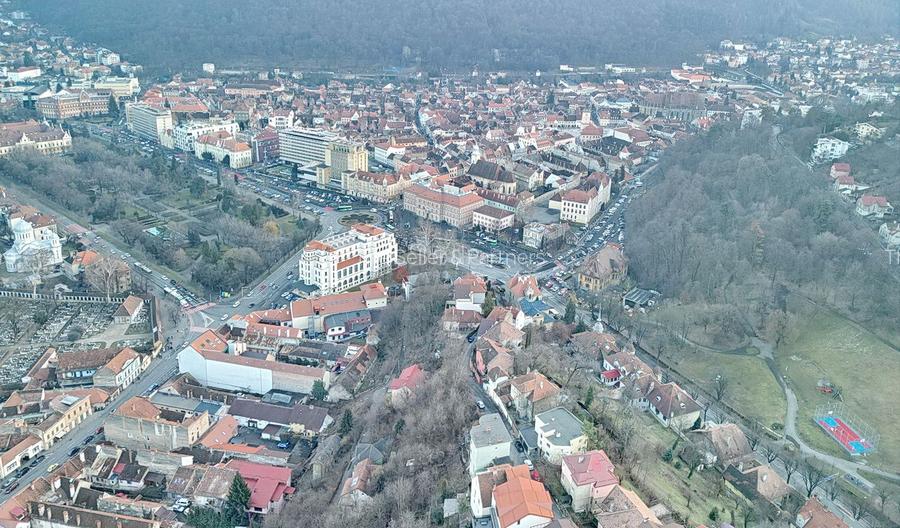 Teren intravilan, ultracentral. - 26