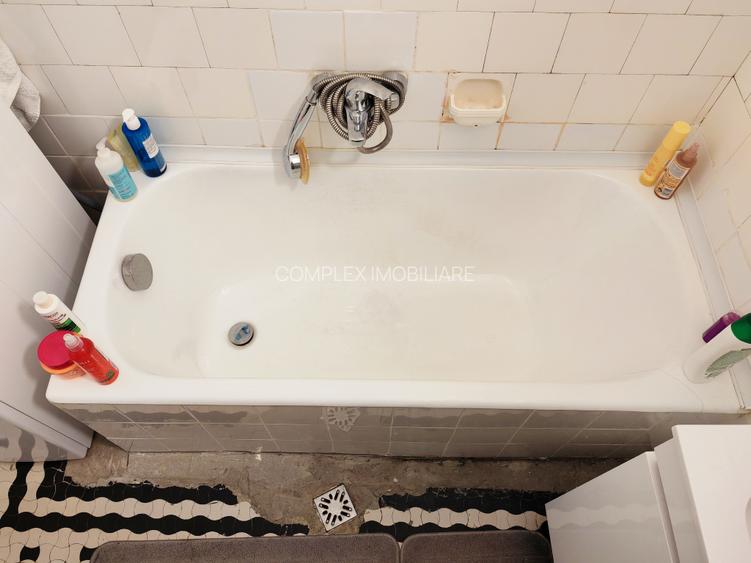 Piata Constitutiei | Poiana Florilor |  Etaj 2 din 4 la cheie | centrala proprie - 11