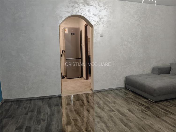 TOTUL NOU, MOBILAT SI UTILAT, parter Independentei - 3