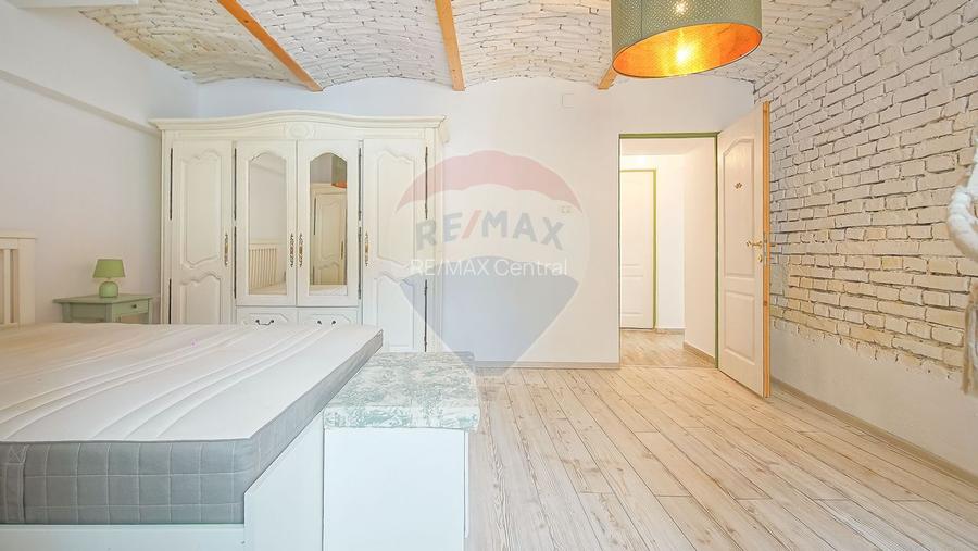 Apartament 3 camere cochet, renovat,  Centrul Istoric - 12