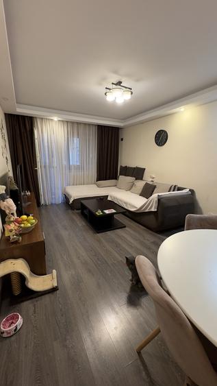 Apartament 4 Camere,Costin Georgian,bl.1978,et.5/10,centrala,2 bai,2 balcoane