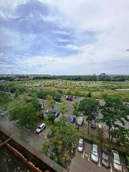 3 camere Titan Parc - Metrou - 15