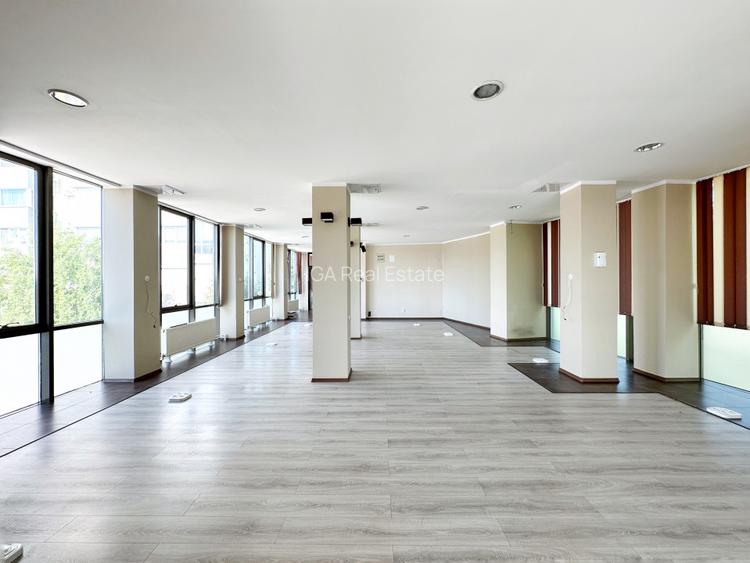 Spatiu comercial stradal cu locuri de parcare privata - 6