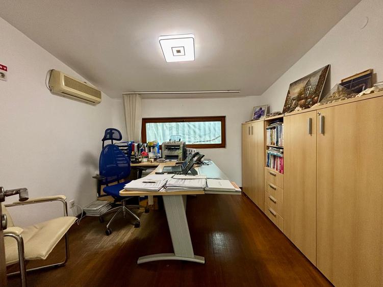 Vila De Inchiriat 11 camere  D+P+2 Timpuri Noi 12 Locuri Parcare 500 mp - 11