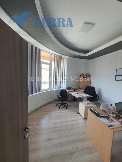 Vând spațiu de birouri sau comercial, Mioveni - bdl. Dacia. - 9