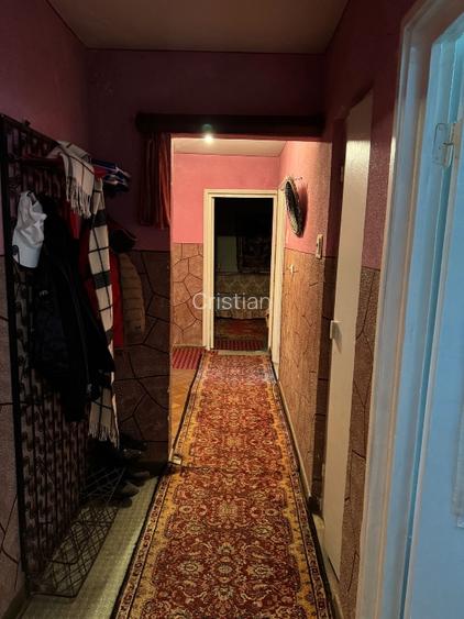 Apartament 3 camere,decomandat,centrala pe gaz,necesita imbunatatiri. Pret neg. - 3