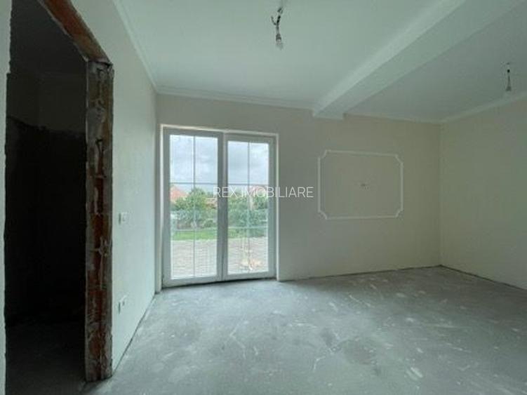 Duplex desparțit - 5 camere și 3 băi- Moșnița Nouă - 10