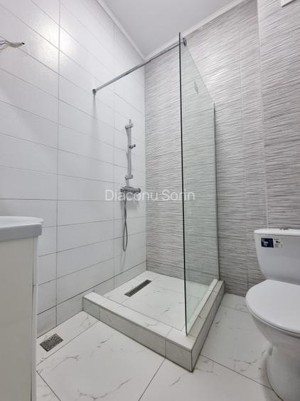 Priveliste frontala la mare, la cativa pasi de nisip - 7