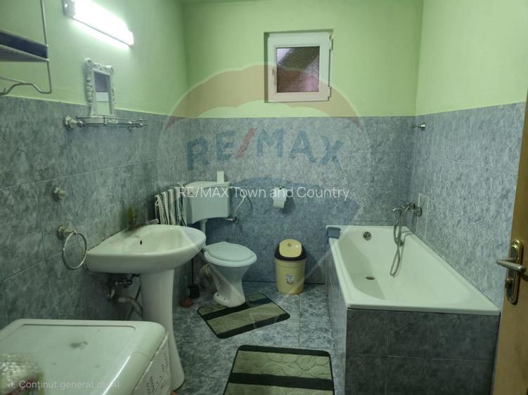 Casă / Vilă cu 7 camere de vânzare - 16