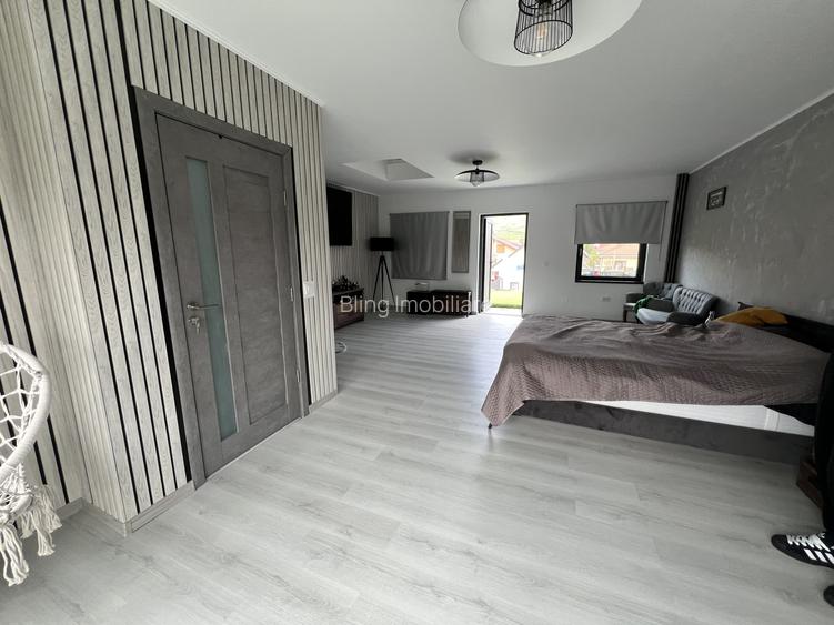 2 Case IDIVIDUALE ,TEREN 1.100 MP , Avram iancu - 17