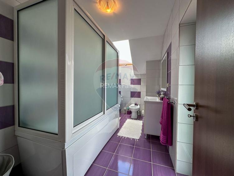 Vila de vanzare pe Str.Strugurilor/Terezian - 11