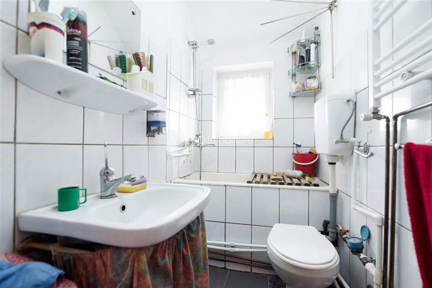 RECO . Apartament cu 3 camere . Zona Episcopia Bihorului - 11