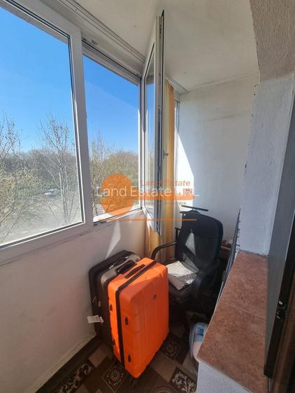 3 Camere la 3 minute Metrou Crangasi- Parc - Bloc Reabilitat - 13