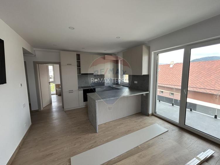 Apartament cu 2 camere MOBILAT UTILAT de vânzare în zona CENTRU VECHI - 4